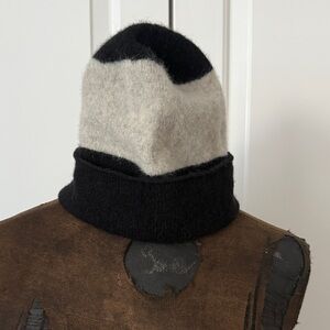 GAP Black and Gray Lambswool Hat